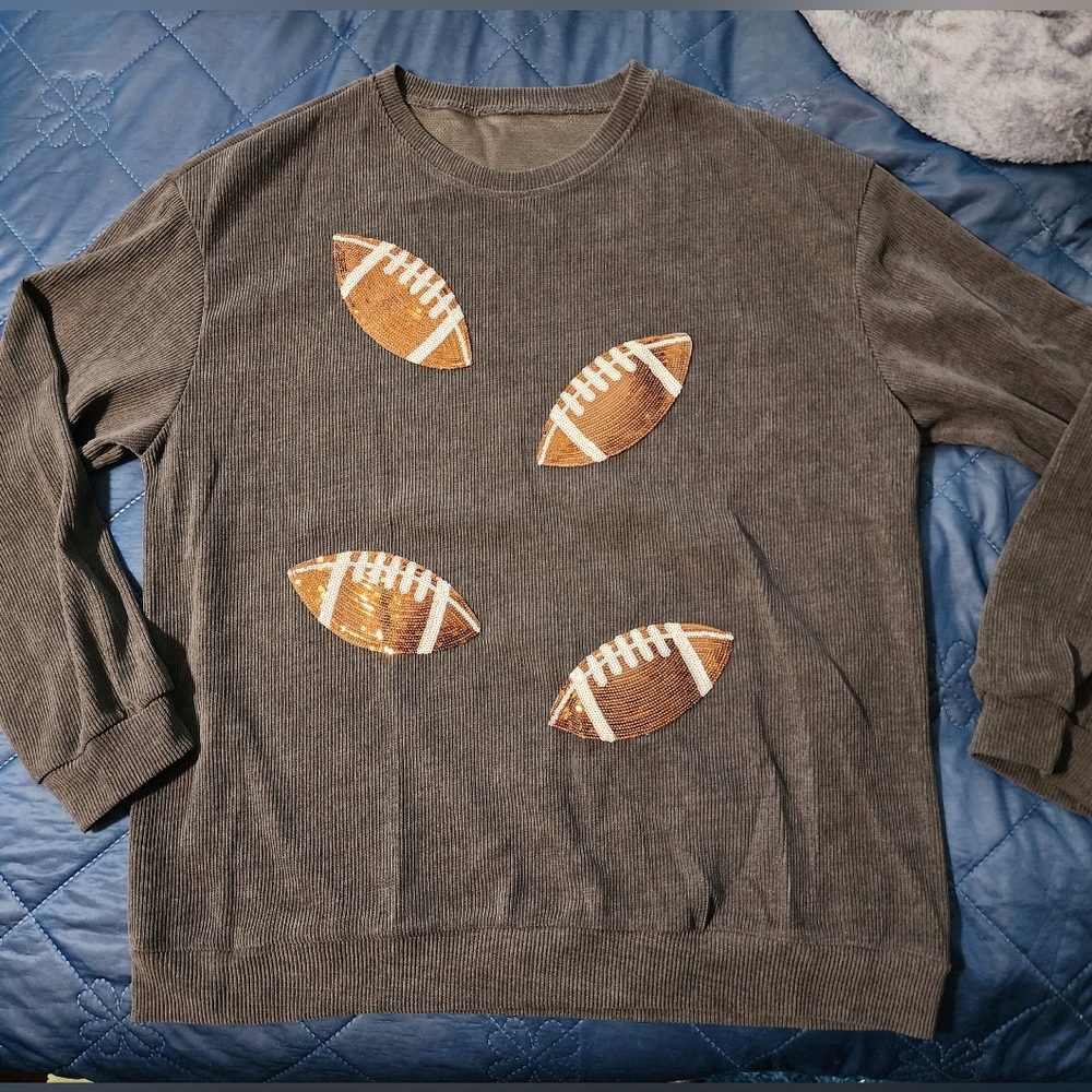 NIP Womens Gray Ultra Soft Sequin Long Sleeve Football Top. - Picture 13 of 15
